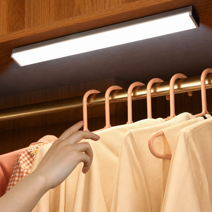 Luminária LED Inteligente com Sensor de Movimento  Acende Sozinha no Escuro • Sem Fio • Recarregável USB